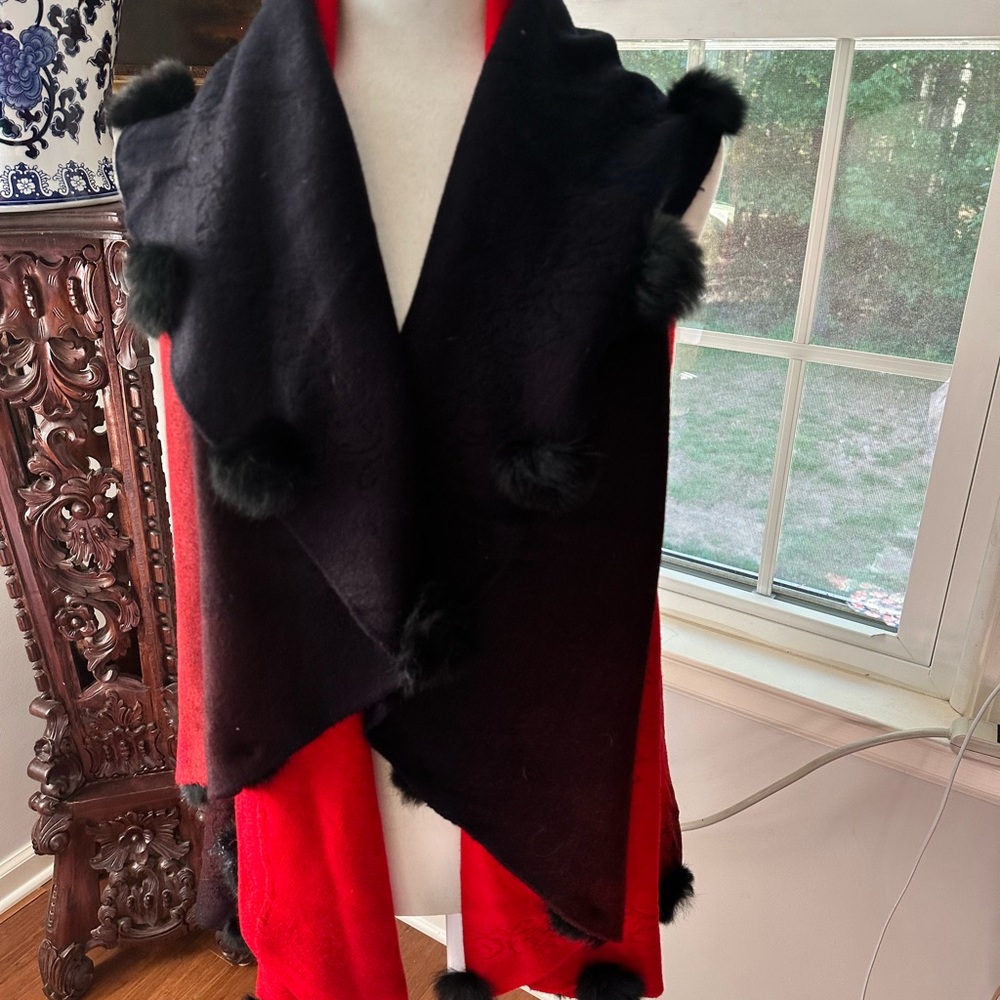 Women Printed Overlap Cape With Pom Pom Detail main image 1